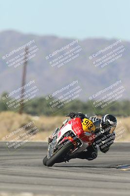 media/Oct-30-2025-Racers Edge (Thu) [[dabbdaf680]]/3-B Group/Session 4 Turn 16/